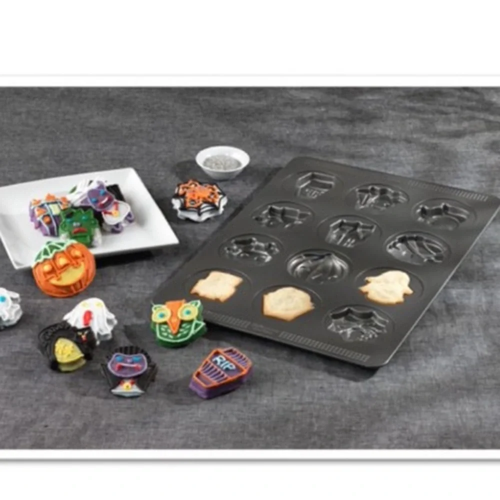 NWT Goodcook Sweet Creations Halloween 12-Cavity Non-Stick Cookie Pan